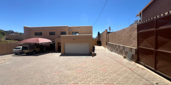 DOUBLE STOREY HOUSE FOR SALE: ROCKY CREST