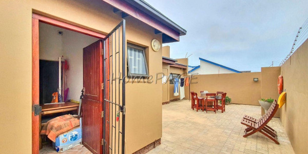 Ext 4, Henties Bay:  Stunning, spacious 4 Bedr Home is for Sale