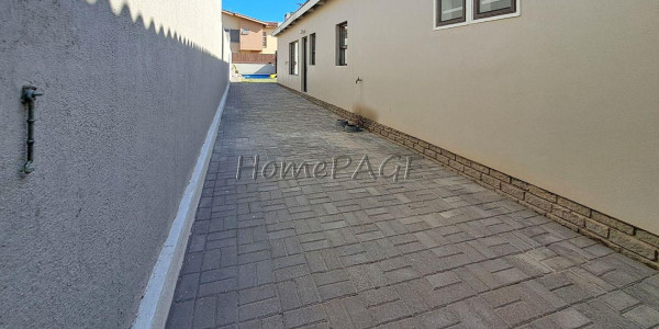 Fairway Estates, Walvis Bay:  VERY NEAT HOME WITH FLAT IS FOR SALE