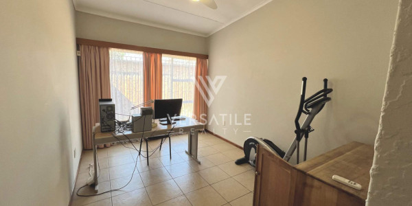 3 Bedroom House for sale in Pionierspark.