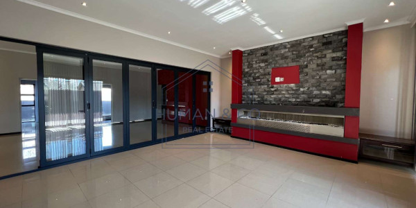 MAGNIFICENT AND BUILT TO PERFECTION 6 BEDROOM HOUSE FOR SALE Ultra modern 6 Bedroom House in Meersig