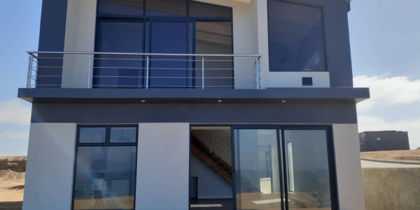 SEAFRONT HOUSE FOR SALE IN HENTIES BAY