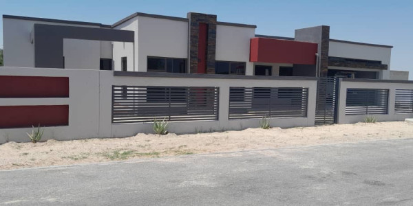 A beautiful morden house in Oshakati Extension 16 for Sale