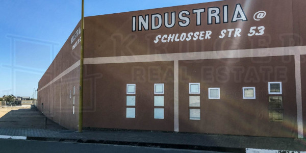Industrial workshop / warehouse for sale in a secure industrial complex.