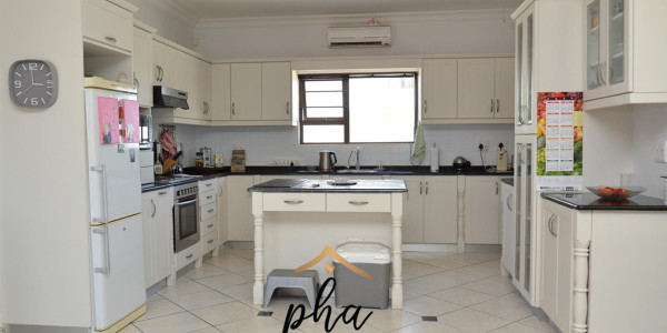 Three-bedroom House with 2 flats for sale in Ocean View