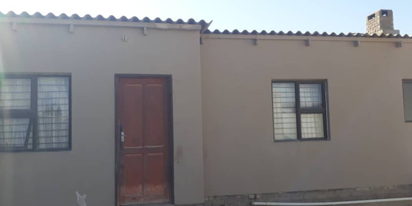 2 Bedroom House with 2 Bachelor Flats For Sale Walvibay Narraville