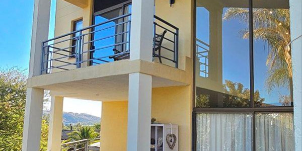 Luxury Family Home with 5 Rooms and Stunning Views in Klein Windhoek