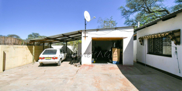 Omaruru, 3 Bedr home with pool is for Sale