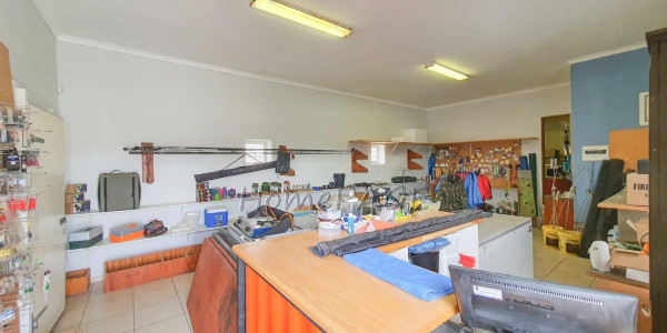 Retail Building and Running Concern, Henties Bay:  SKUBBE BAR IS FOR SALE