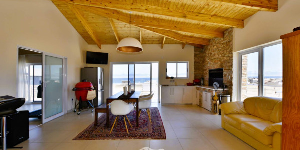 COASTAL SELF CATERING GUEST HOUSE WITH A BEACH VIEW!