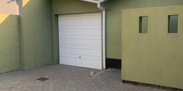 4 Bedroom Houise with a Flat For Sale Vineta Swakopmund