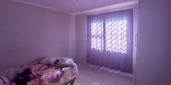 ‼️‼️ Buy a 3 bedroom house for sale in Rundu???? Sauyemwa Elia Neromba side (FNB) houses. Main bedroom with ensuite. ✅️ 3 bedrooms. Selling at N$ 850 000 ✅️ 2 bat