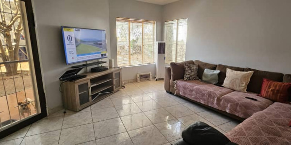 Windhoek Khomasdal, Ext.10: Spacious and modern 3 Bedroom house is For Sale