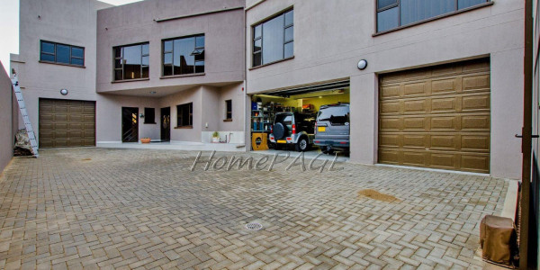 Long Beach Ext 1, Walvis Bay:  Large Luxurious Home with Flat is for Sale