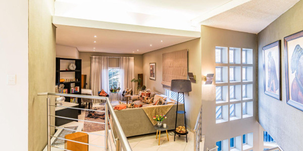 Discover Elegance: 6-Bedroom Ambassadorial Home in Klein Windhoek