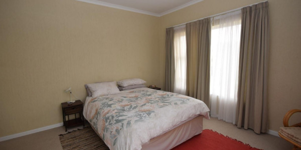 ROSSMUND SWAKOPMUND: SPACIOUS UPMARKET TOWNHOUSE FOR SALE