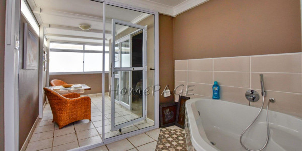 Vineta, Swakopmund:  Neat and Spacious 3 Bedr UPMARKET Townhouse is for sale