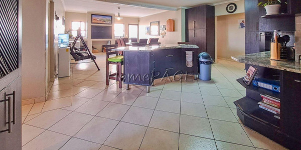 Fairway Estates, Walvis Bay:  VERY NEAT HOME WITH FLAT IS FOR SALE