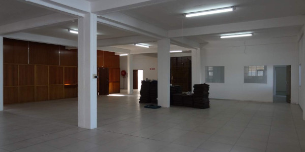 Double story office/warehouse available centrally located