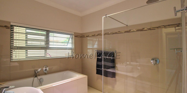 Otjiwarongo:  STUNNING, MODERN 4 BEDR HOME WITH FLAT is for sale