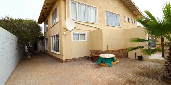 4 Bedroom Home with 1 Bedroom Flat for Sale, Swakopmund Kramersdorf