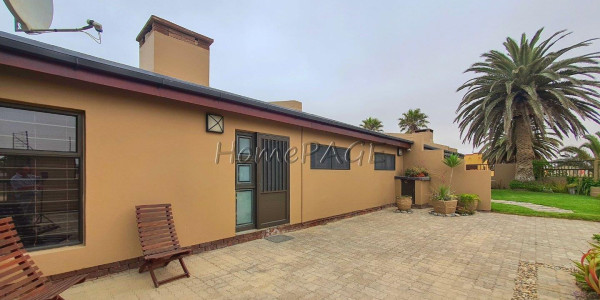 Ext 4, Henties Bay:  Stunning, spacious 4 Bedr Home is for Sale