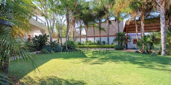 Otjiwarongo: Magnificent 4 Bedr Double Storey Villa for Sale