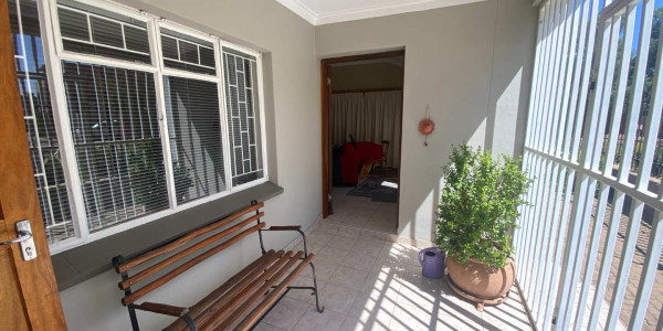 3 Bedroom House in Klein Windhoek with flat