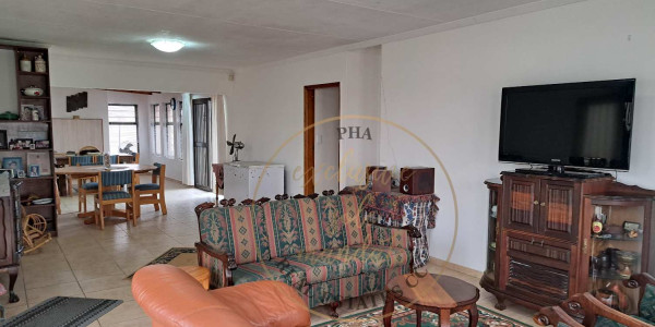 3 bedroom family home with endless potential  for sale in Meersig Walvis Bay for N$1 875 000.00