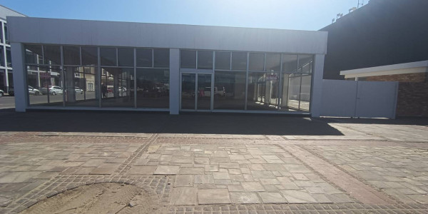 TO LET - Show room / Retail outlet