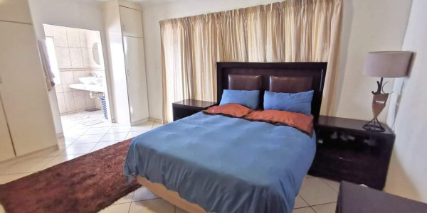 Family Home with Flat in Cimbebasia – N$2,360,000 (costs excl)