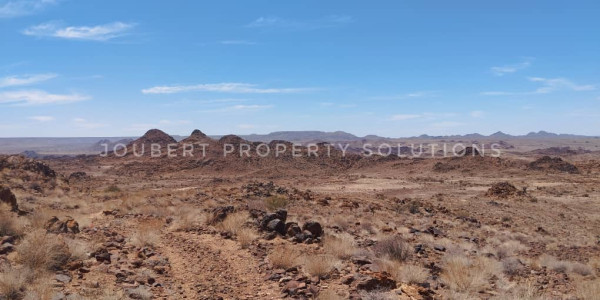 BEAUTIFULL HUNTING / LIVESTOCK / MINING FARM FOR SALE IN THE SOUTH OF NAMIBIA – ARIAMSVLEI DISTRICT