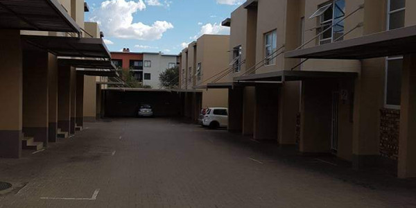 Townhouse for sale in Kleine Kuppe - N$1,060,000