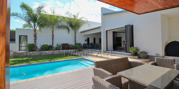 Otjiwarongo:  STUNNING, MODERN 4 BEDR HOME WITH FLAT is for sale