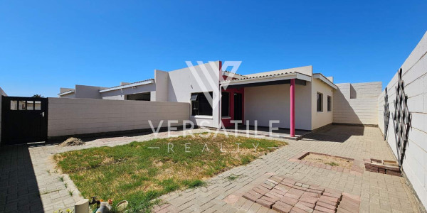 House with Flat For Sale in Walvis Bay.