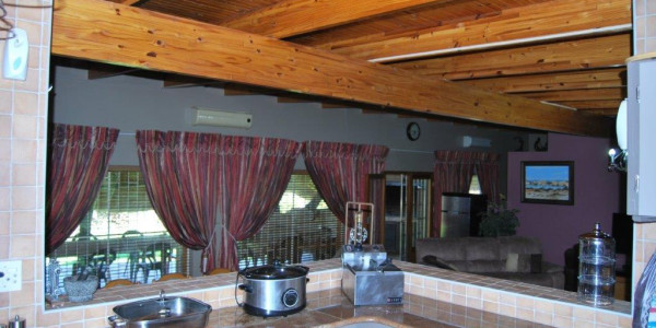 Entertainer's Dream Home in Henties Bay