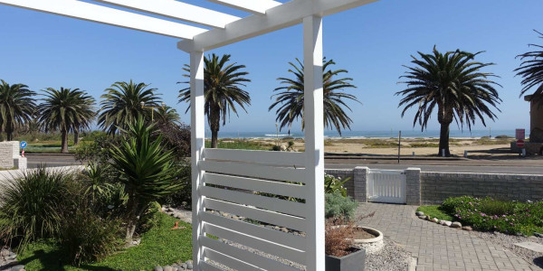 SEA VIEW PROPERTY OVERLOOKING THE BEACH PROMENADE