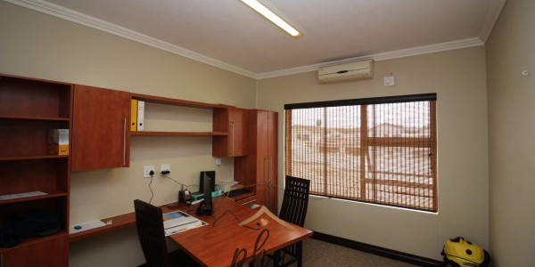 4 Bedroom house for sale - Swakopmund (Vogelstrand)