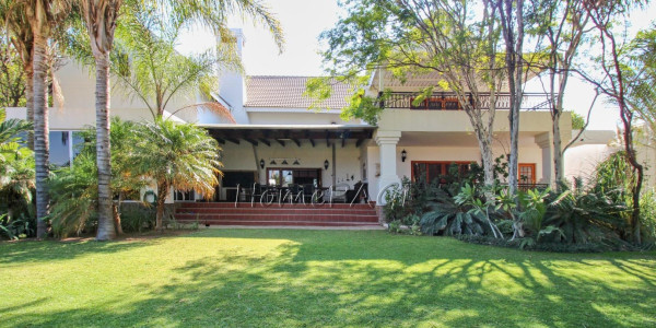 Otjiwarongo: Magnificent 4 Bedr Double Storey Villa for Sale