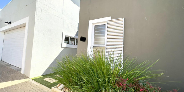 3 Bedroom Townhouse For Sale in Avis