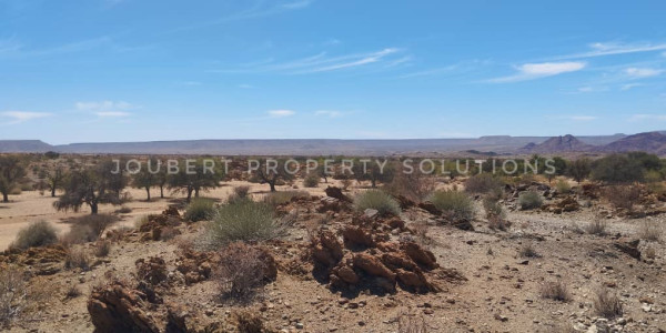 BEAUTIFULL HUNTING / LIVESTOCK / MINING FARM FOR SALE IN THE SOUTH OF NAMIBIA – ARIAMSVLEI DISTRICT