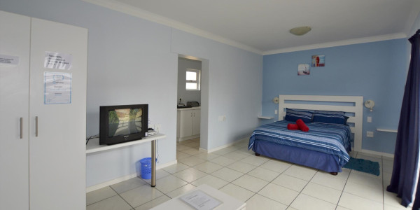 Long Beach, Walvis Bay, Guesthouse with LOTS of accommodation on offer