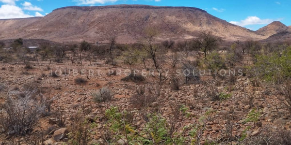 GORGEOUS LIVESTOCK / GAME FARM FOR SALE IN THE SOUTH OF NAMIBIA