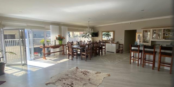 **Stunning Contemporary Home in Sunbay, Henties Bay**