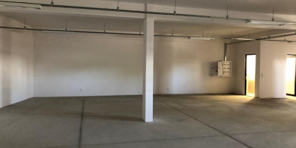 SHOWROOM/WAREHOUSE TO LET IN SOUTHERN INDUSTRY