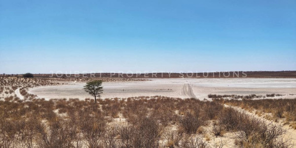 EXCEPTIONAL KALAHARI FARM FOR SALE IN NAMIBIA - HARDAP DISTRICT