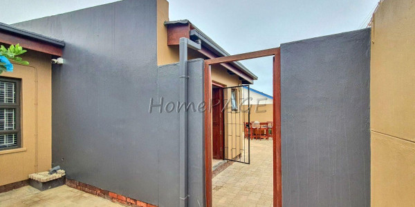 Ext 4, Henties Bay:  Stunning, spacious 4 Bedr Home is for Sale