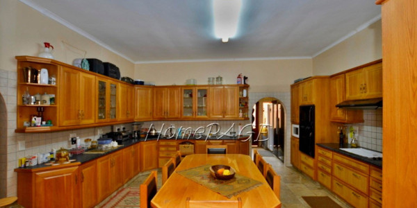 Walvis Bay:  Popular, Successful Guesthouse (B & B) is for Sale