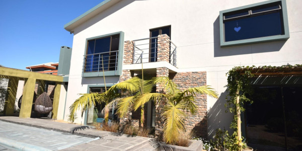 DOUBLE STOREY HOUSE WITH SWIMMING POOL IN OCEAN VIEW