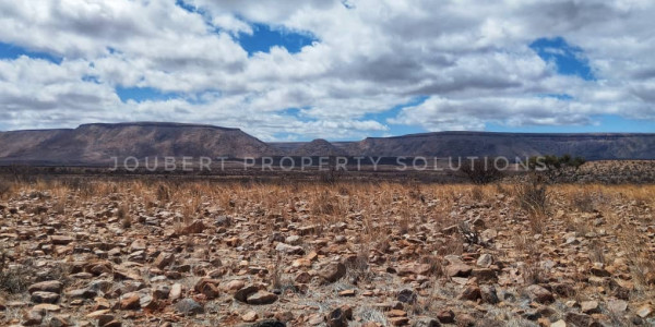 GORGEOUS LIVESTOCK / GAME FARM FOR SALE IN THE SOUTH OF NAMIBIA